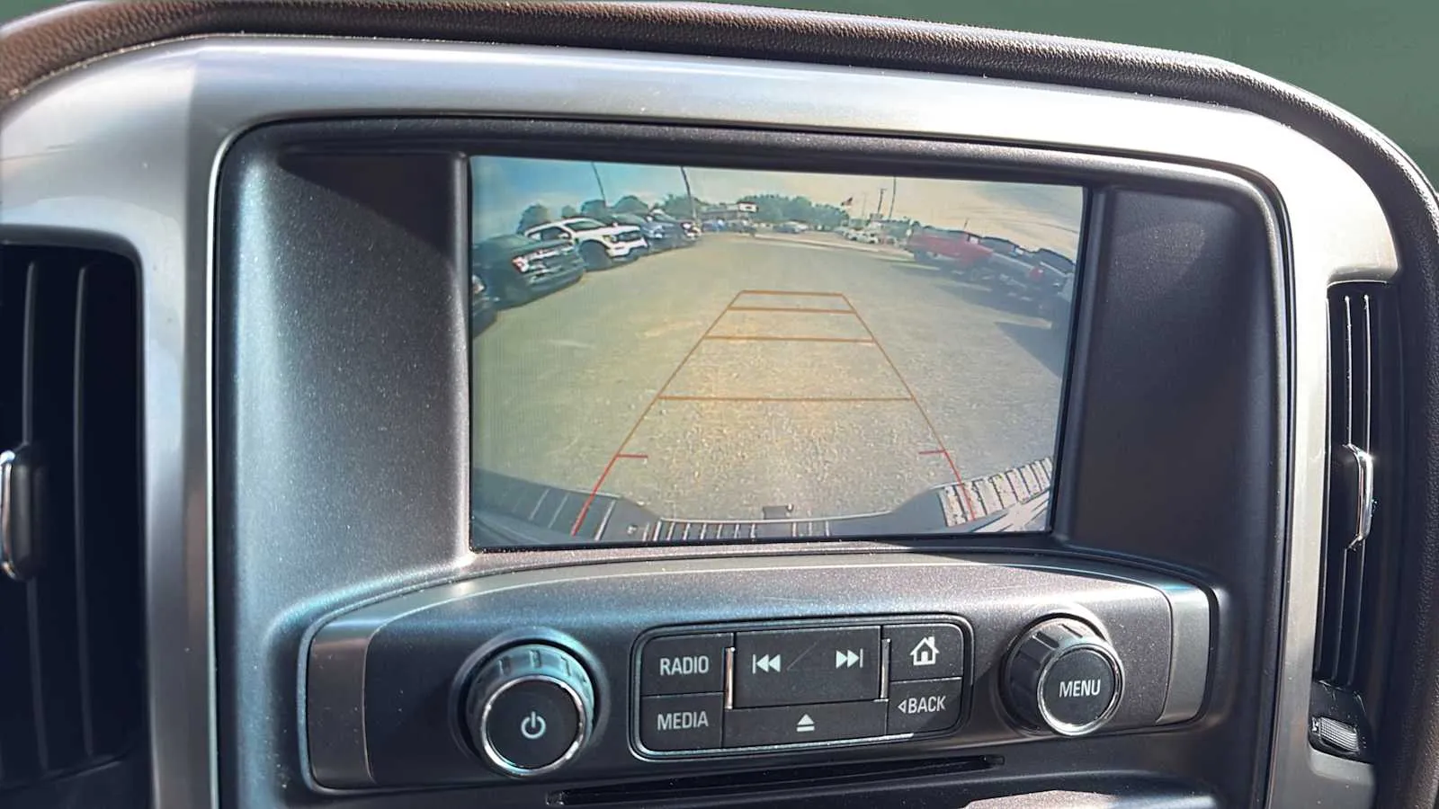 Chevrolet Silverado photo 17
