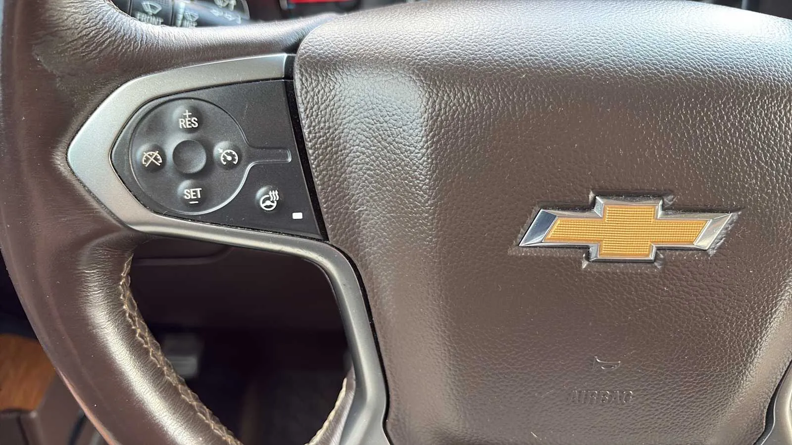 Chevrolet Silverado photo 14