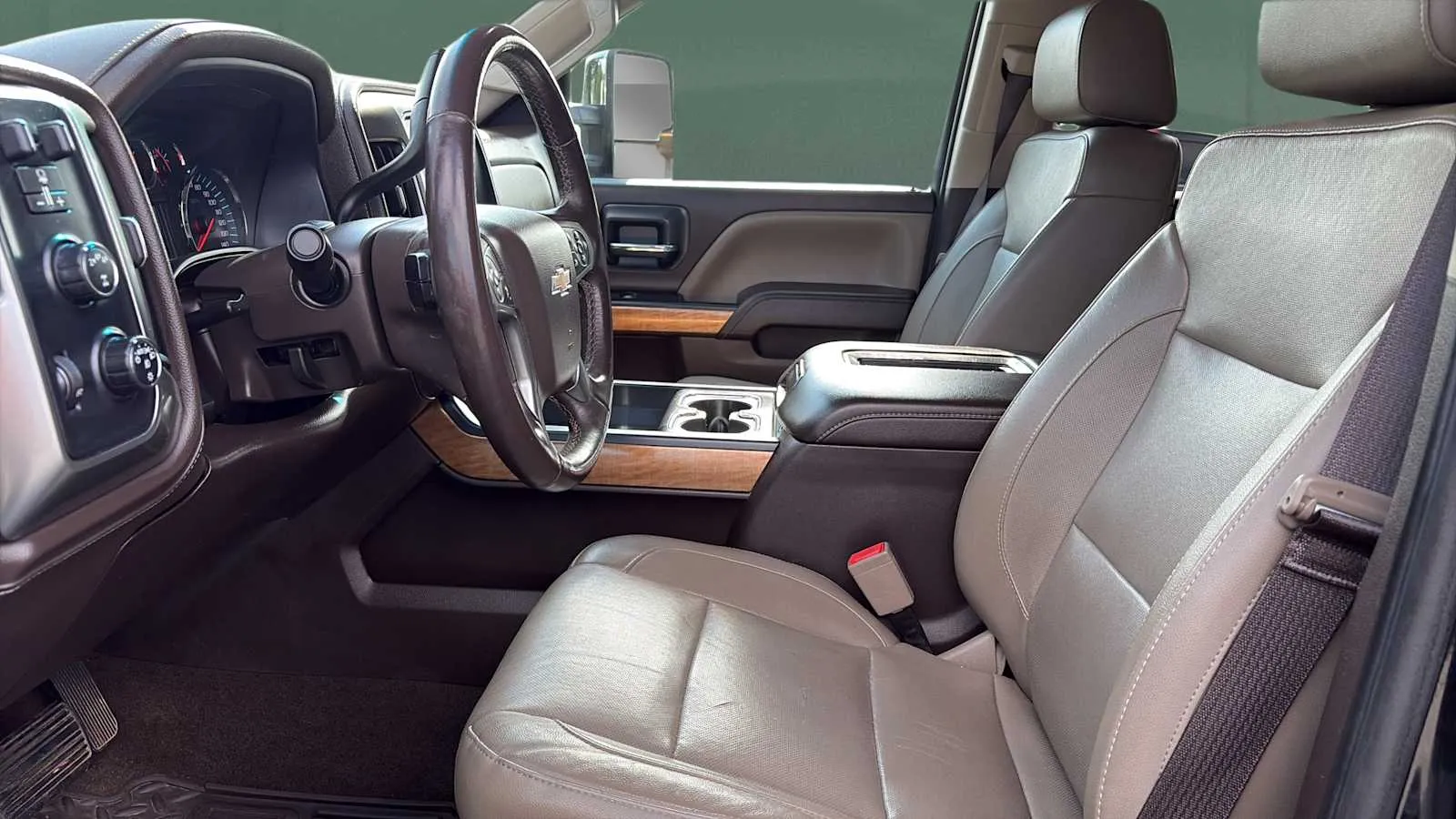 Chevrolet Silverado photo 22
