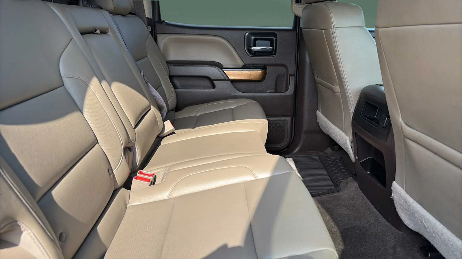 Chevrolet Silverado photo 27