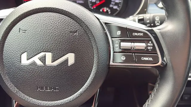 2023 Kia Seltos S - Photo 10