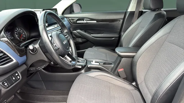 2023 Kia Seltos S - Photo 17