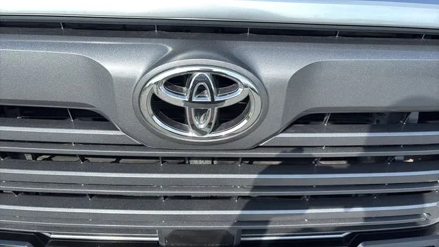 2023 Toyota Tundra Limited - Photo 28