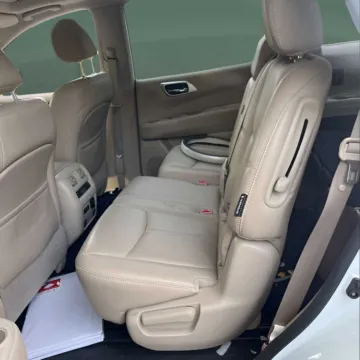 More photos of 2019 Nissan Pathfinder Platinum at Autova - Madison Heights, VA
