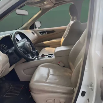 More photos of 2019 Nissan Pathfinder Platinum at Autova - Madison Heights, VA