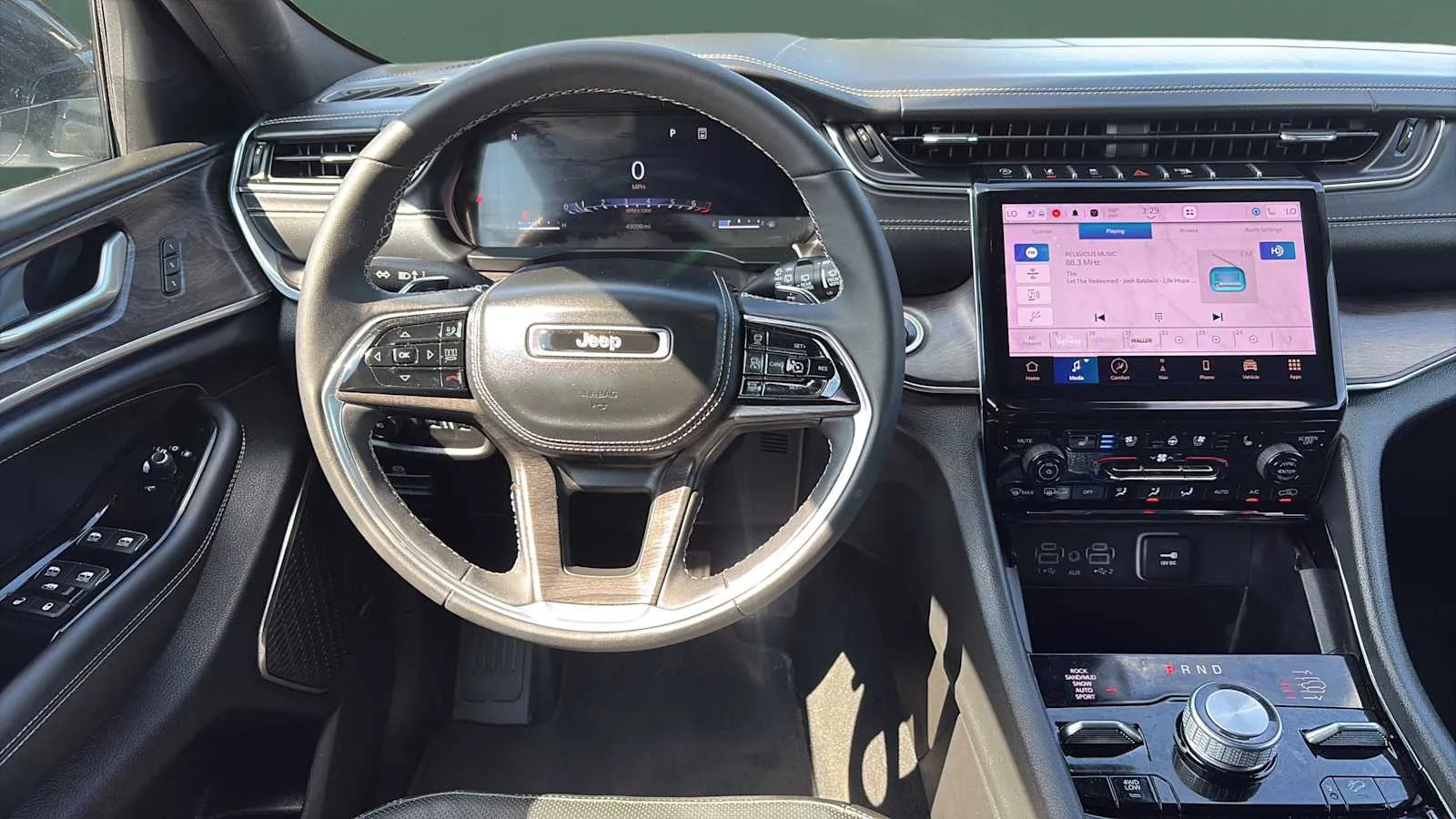 2023 Jeep Grand Cherokee Overland - Photo 25