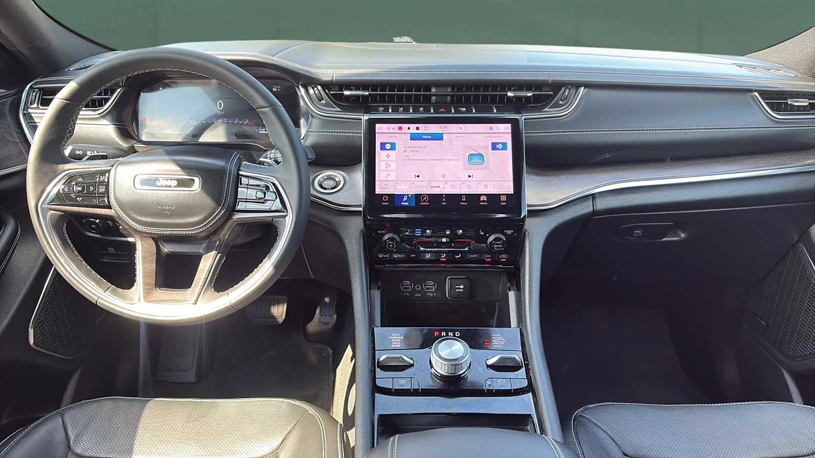 2023 Jeep Grand Cherokee Overland - Photo 24