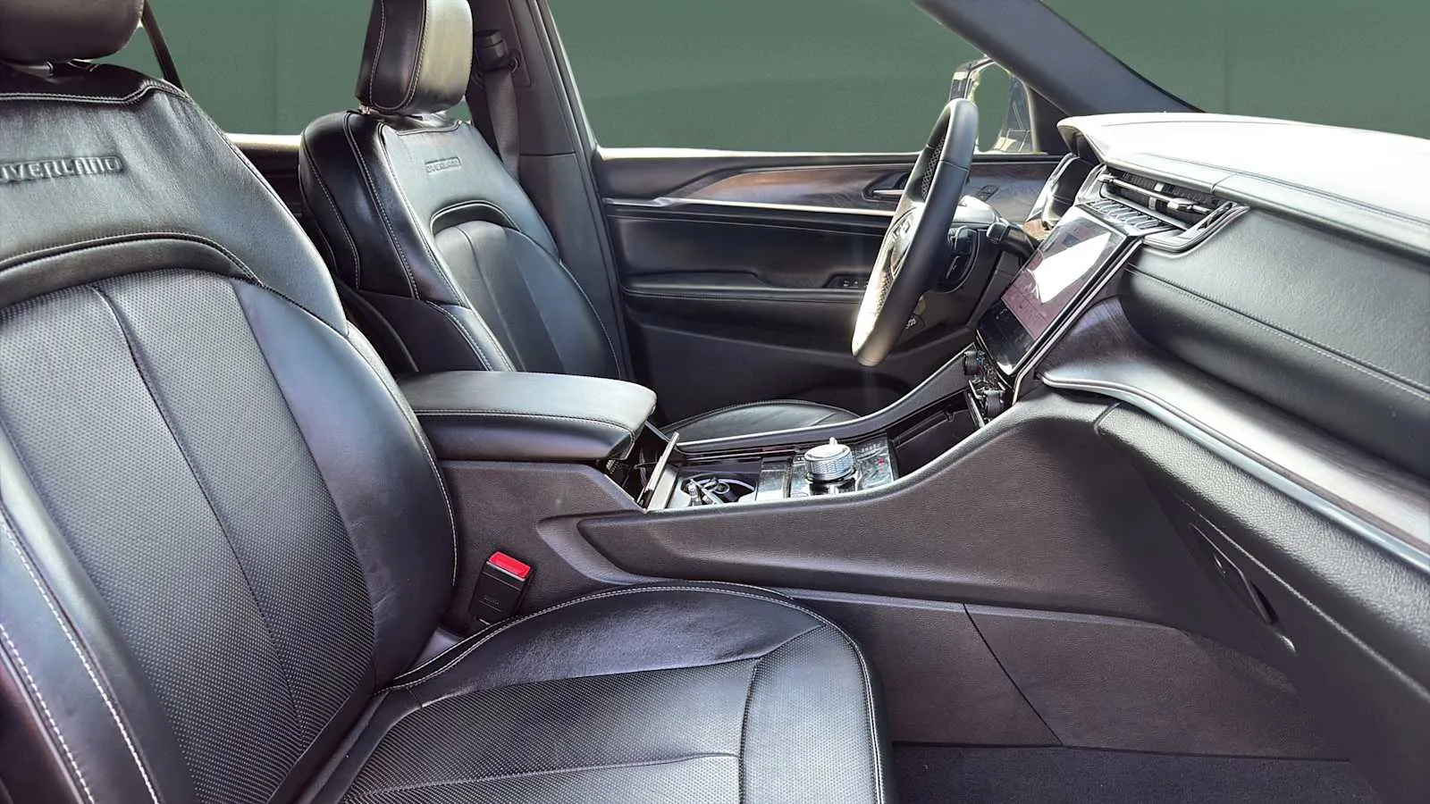 2023 Jeep Grand Cherokee Overland - Photo 29