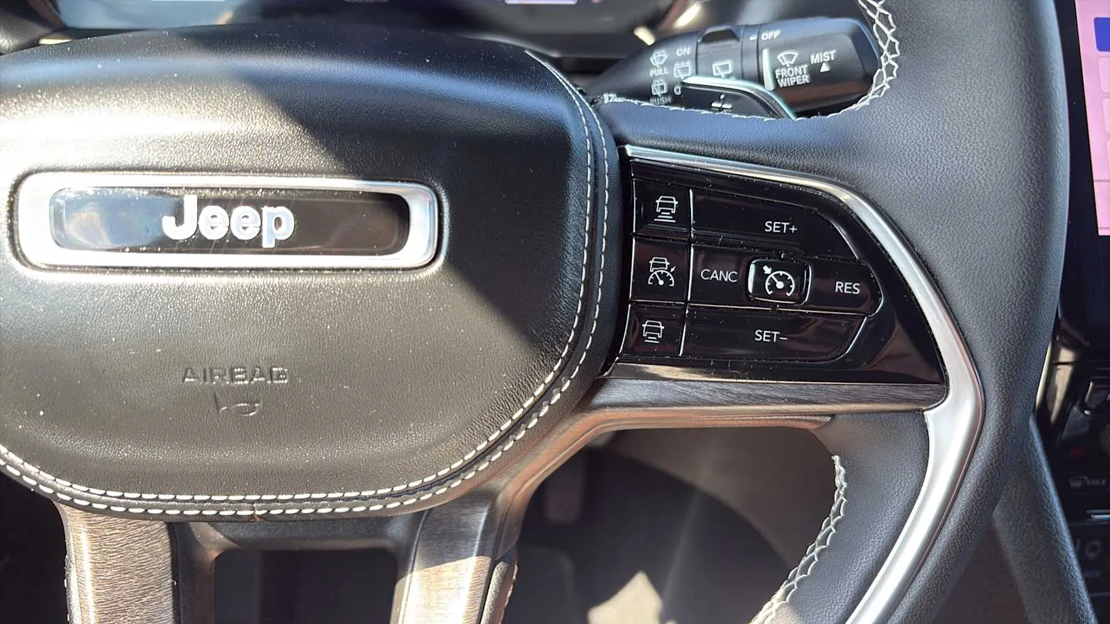 2023 Jeep Grand Cherokee Overland - Photo 15