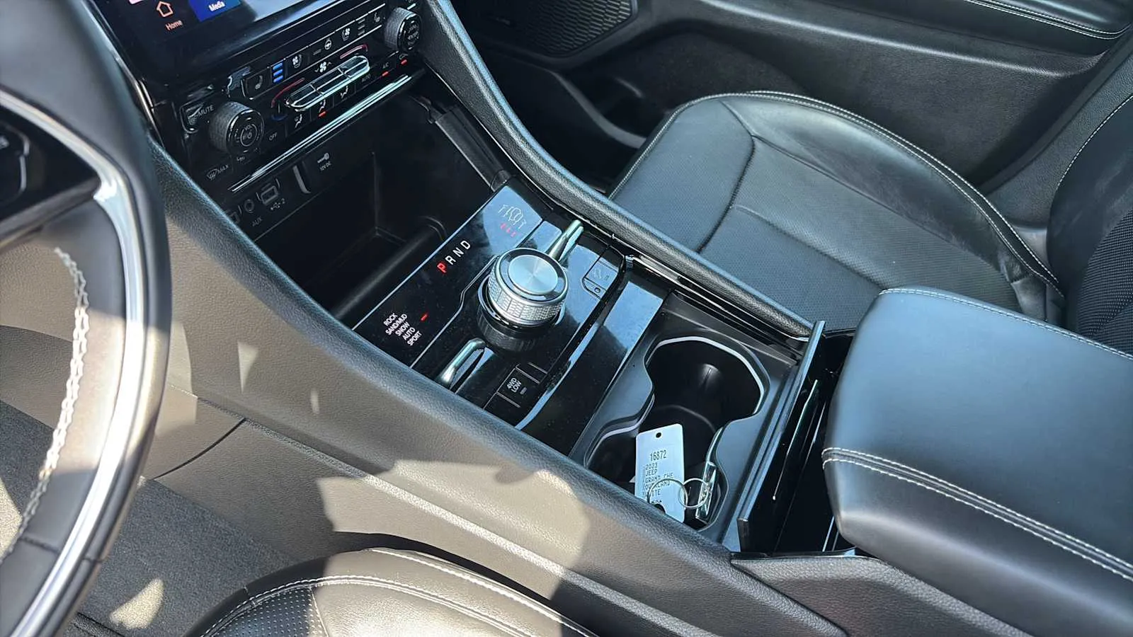 2023 Jeep Grand Cherokee Overland - Photo 19