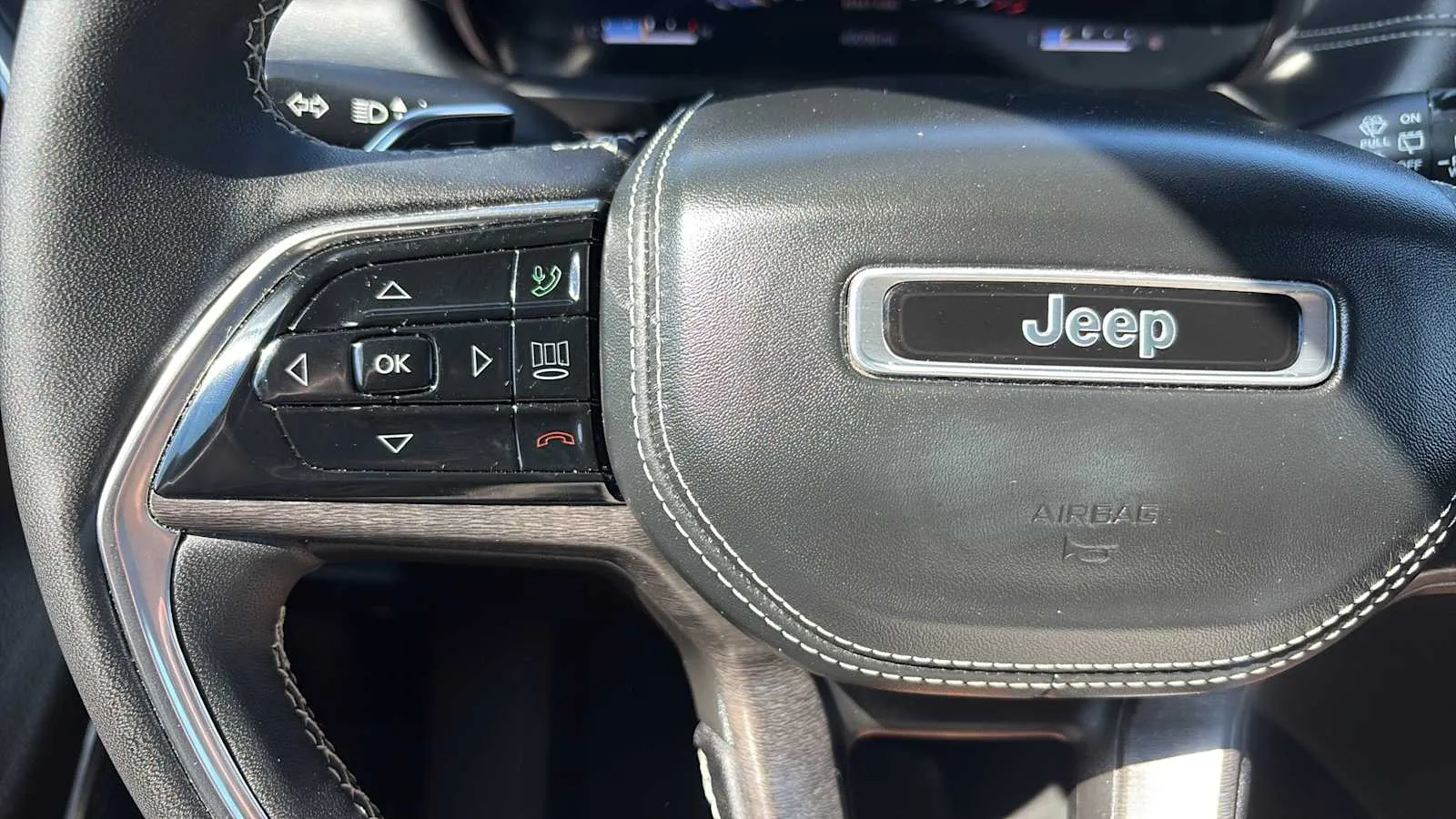2023 Jeep Grand Cherokee Overland - Photo 14