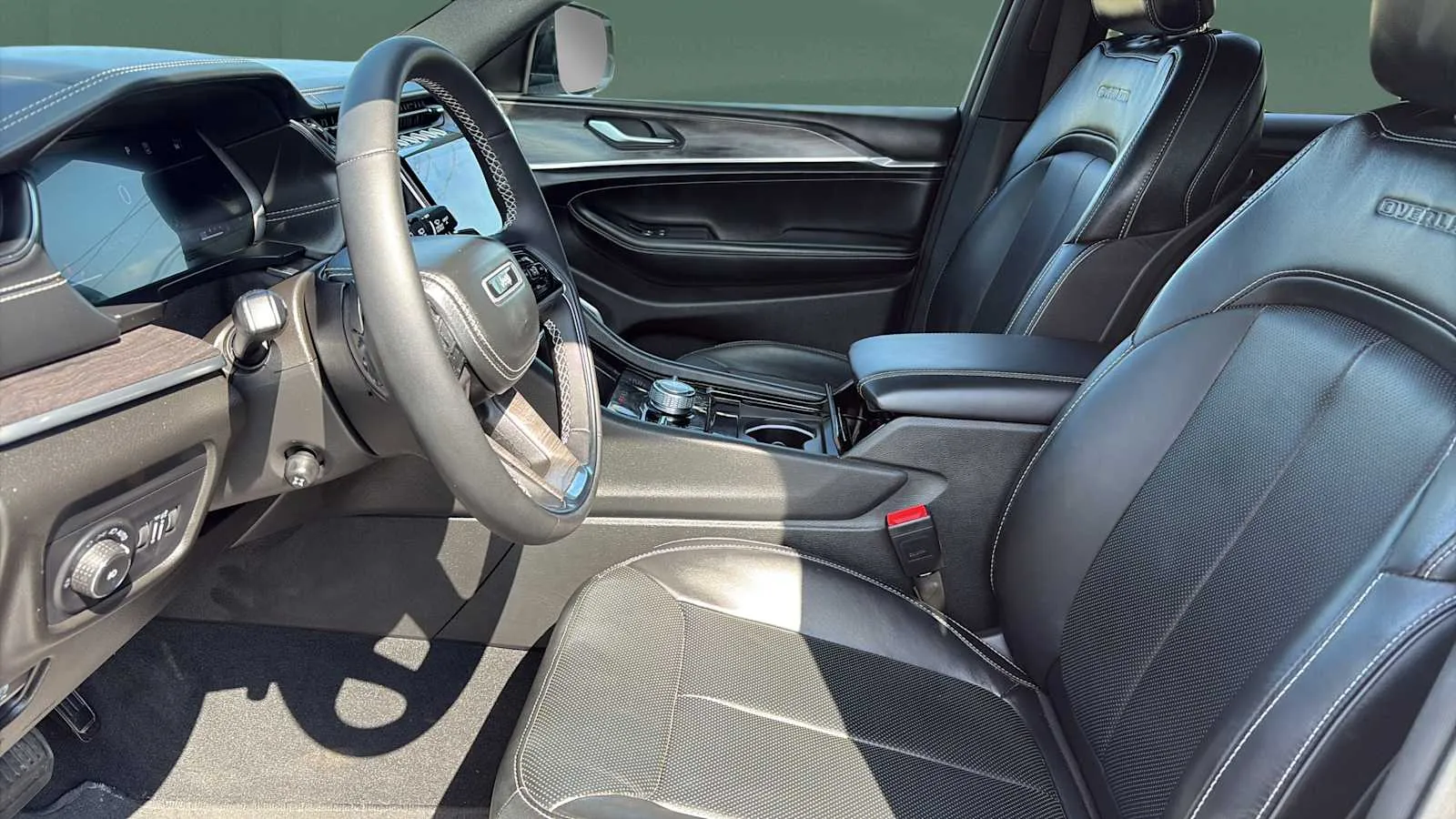 2023 Jeep Grand Cherokee Overland - Photo 22
