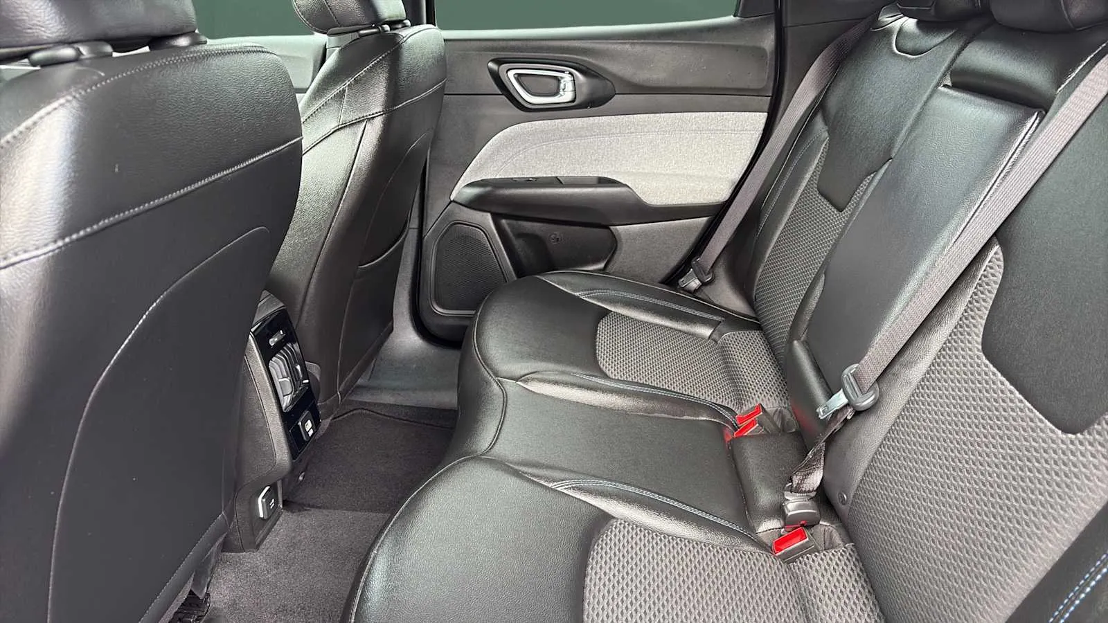 Jeep Compass photo 18