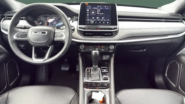 2025 Jeep Compass Latitude - Photo 19