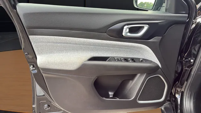 2025 Jeep Compass Latitude - Photo 16