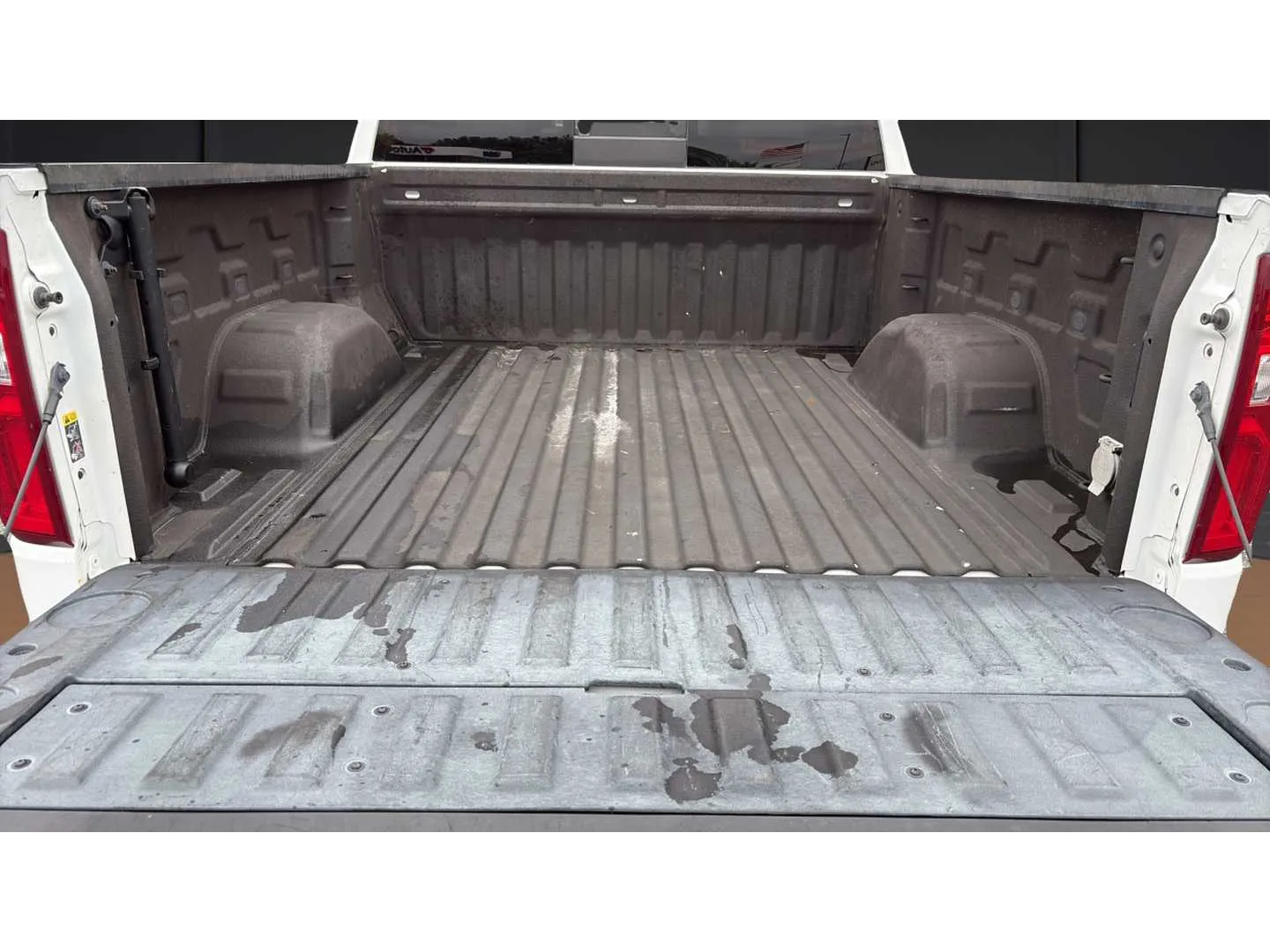 Chevrolet Silverado photo 21