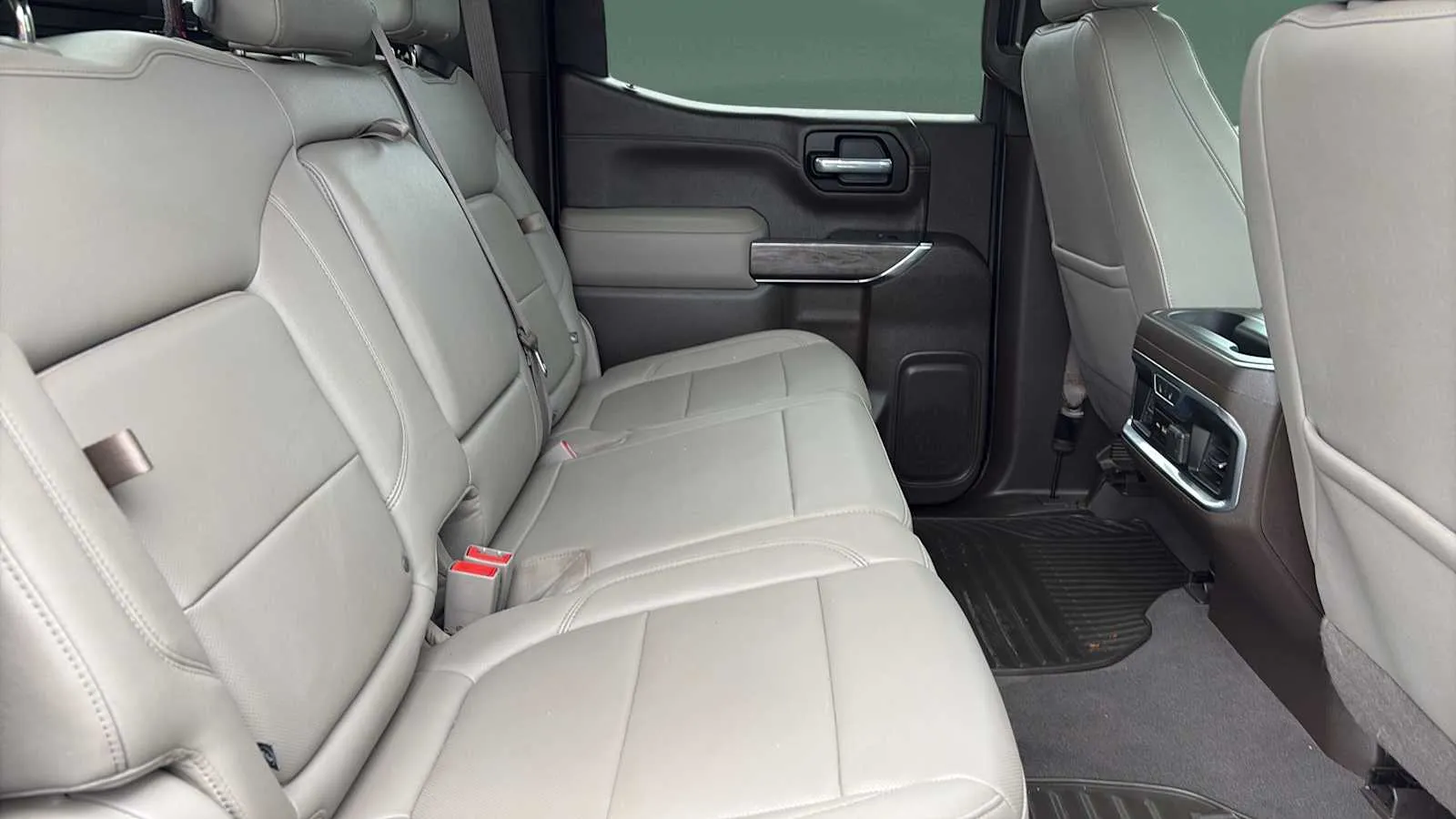 Chevrolet Silverado photo 22