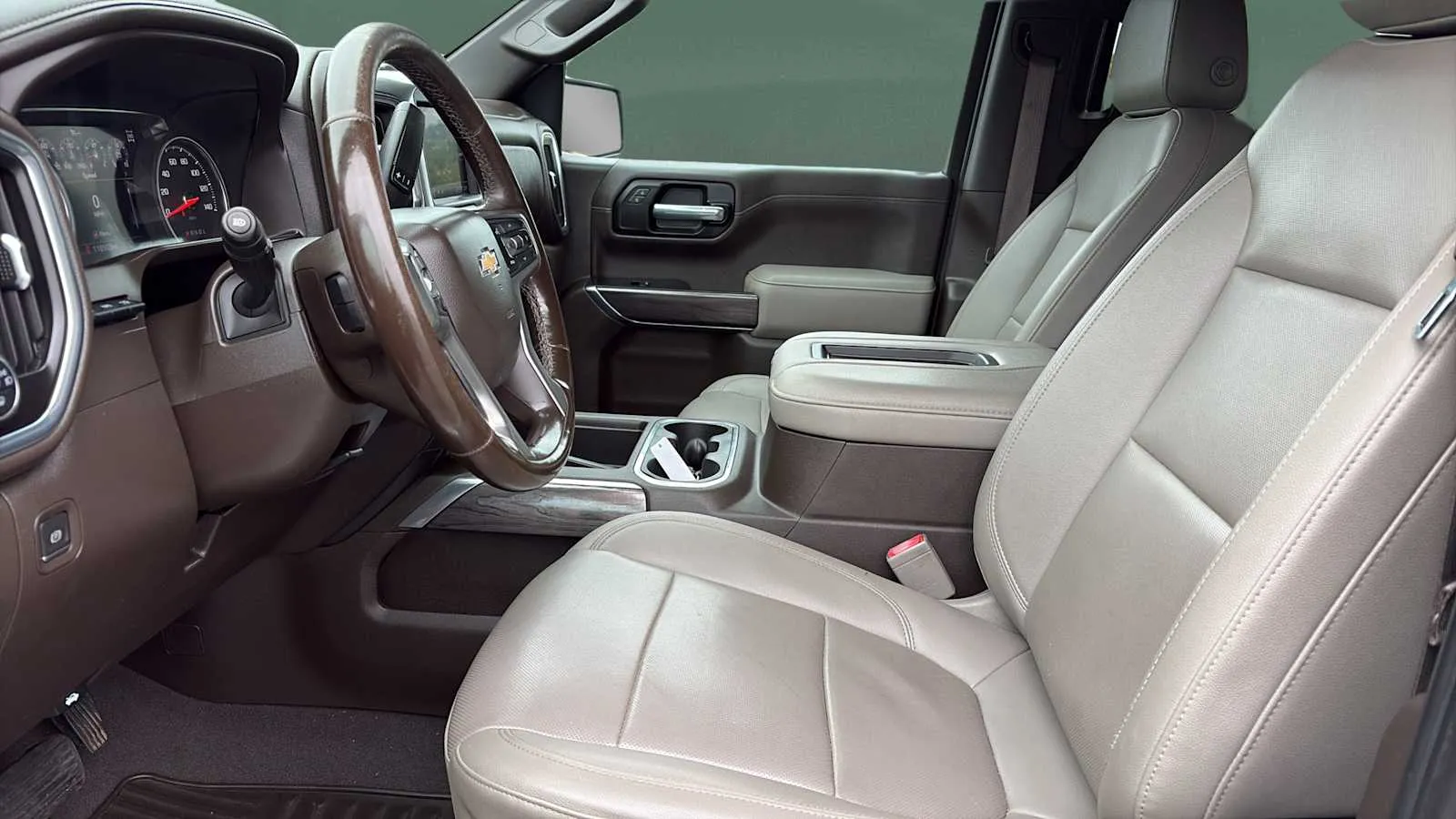 Chevrolet Silverado photo 17