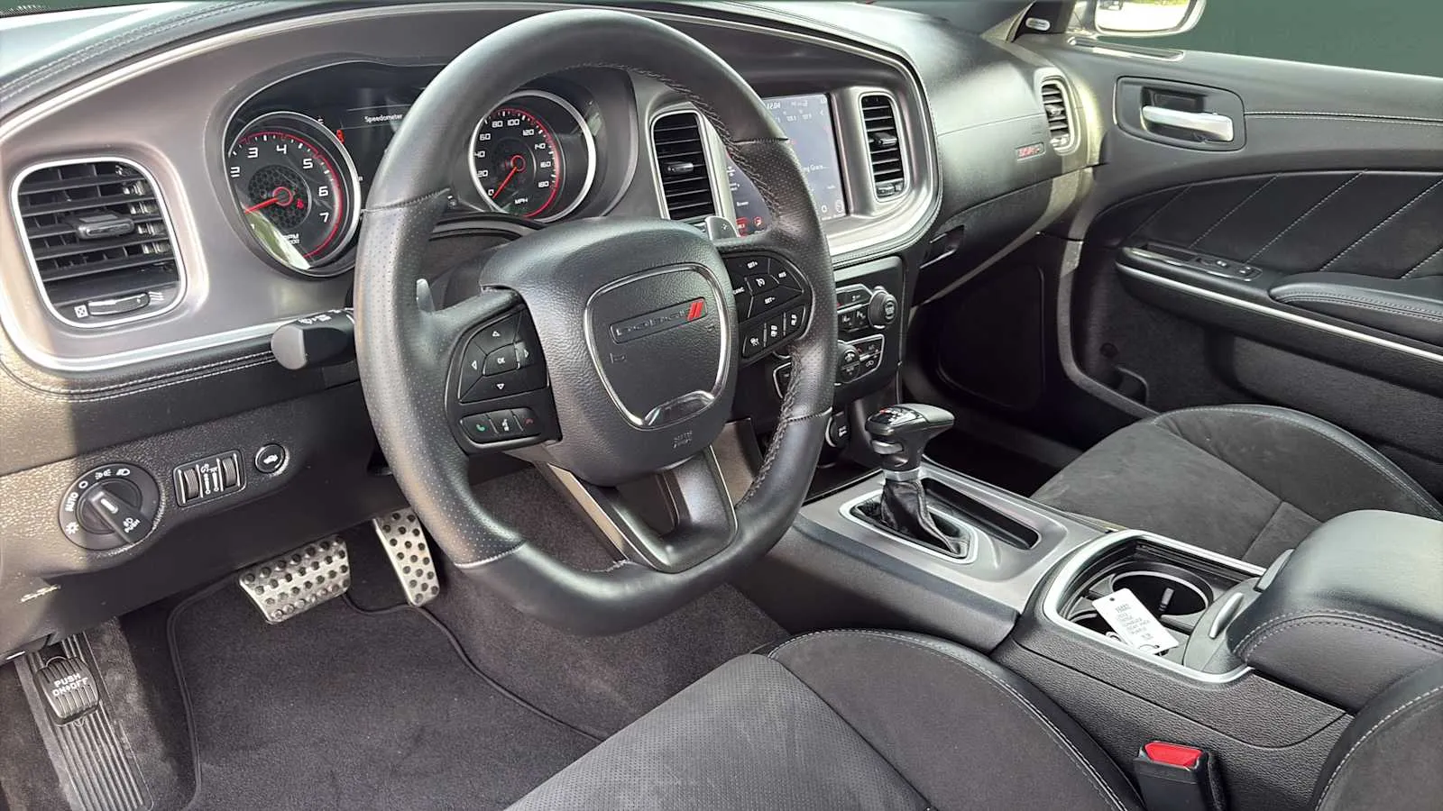 Dodge Charger photo 13