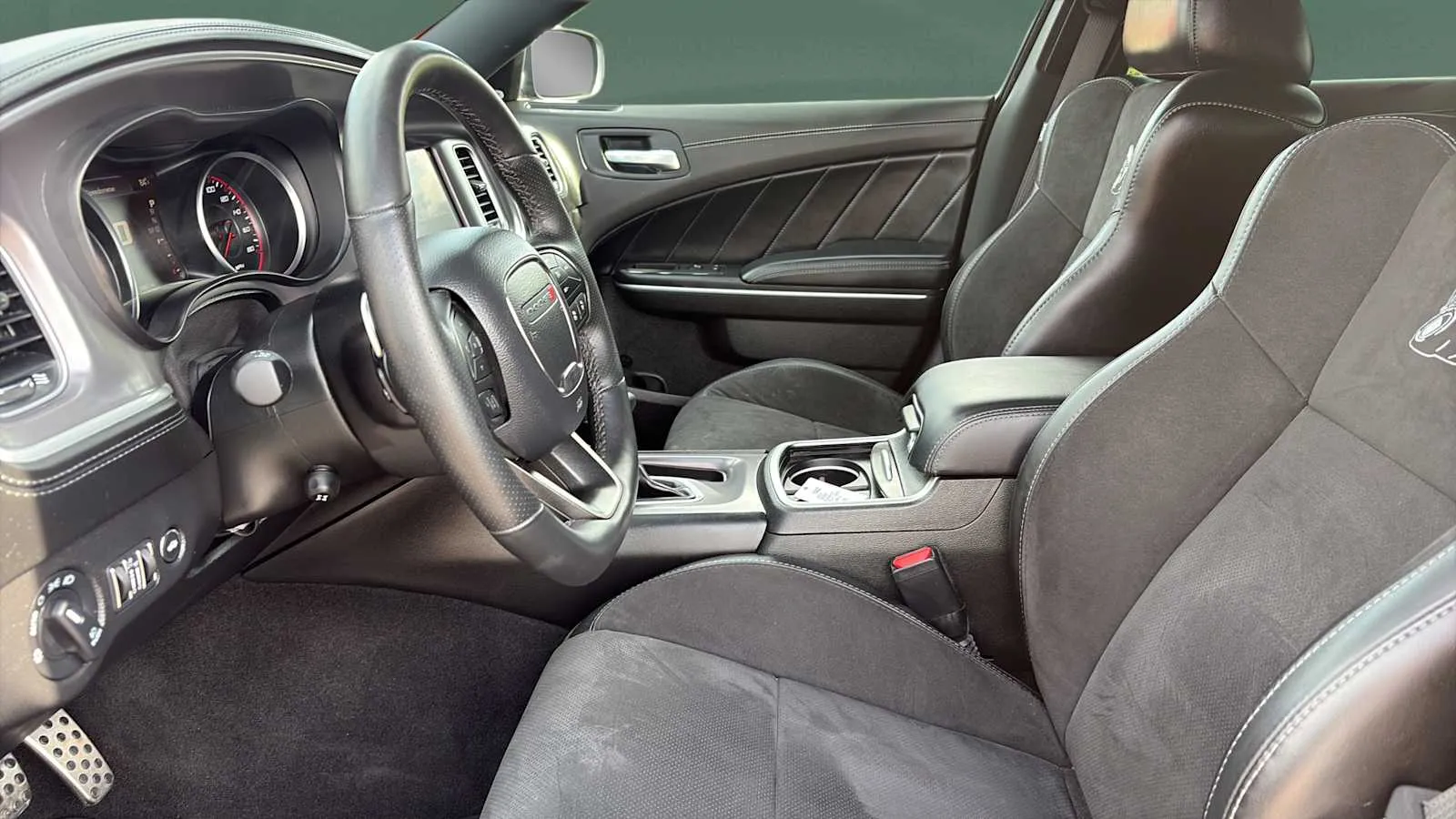 Dodge Charger photo 17