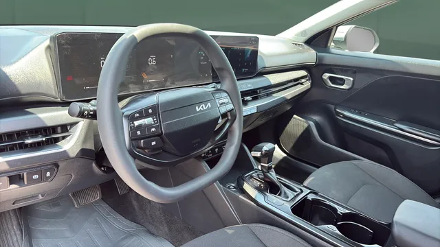 Kia K4 photo 18