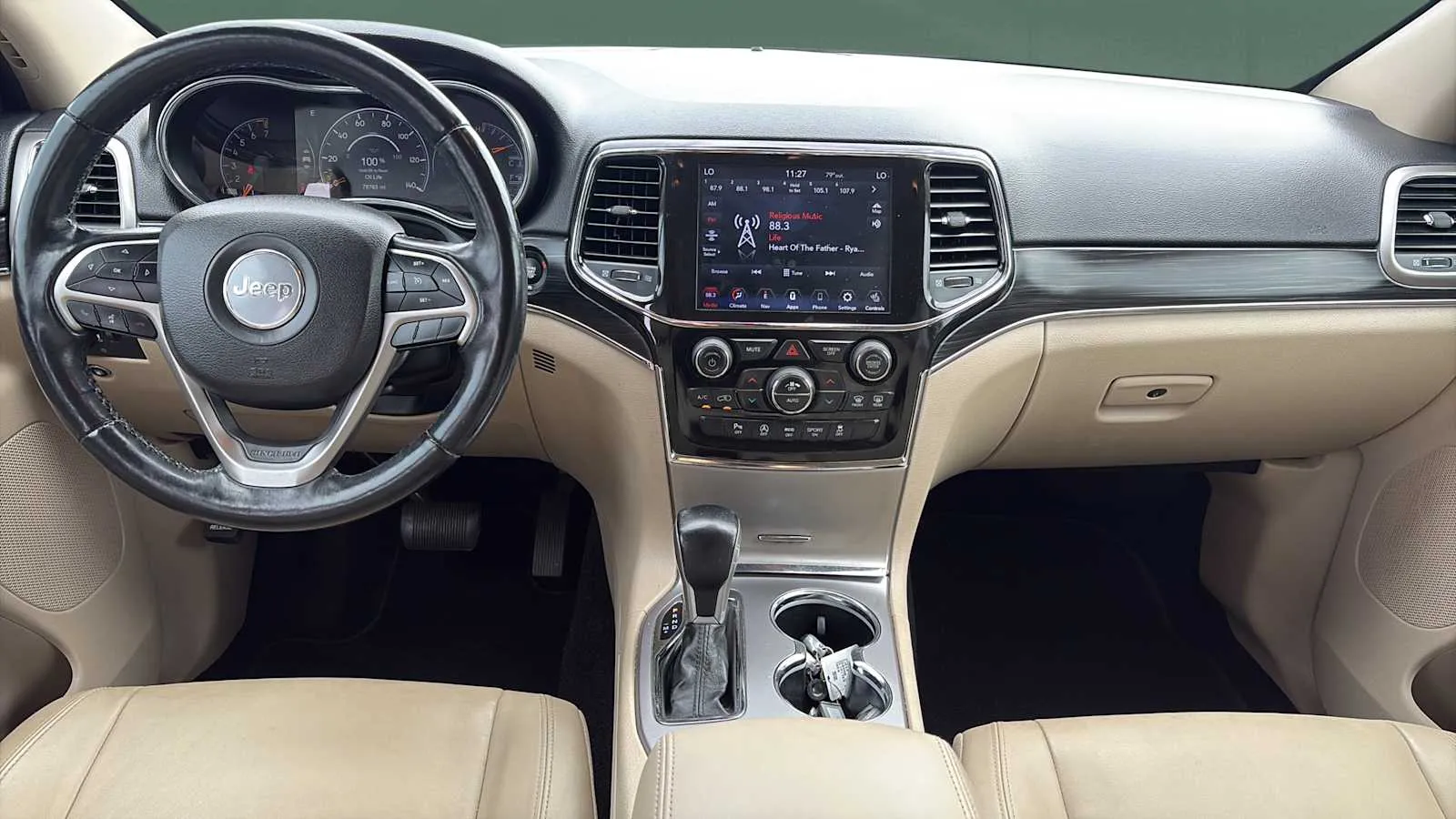 Jeep Grand Cherokee photo 24