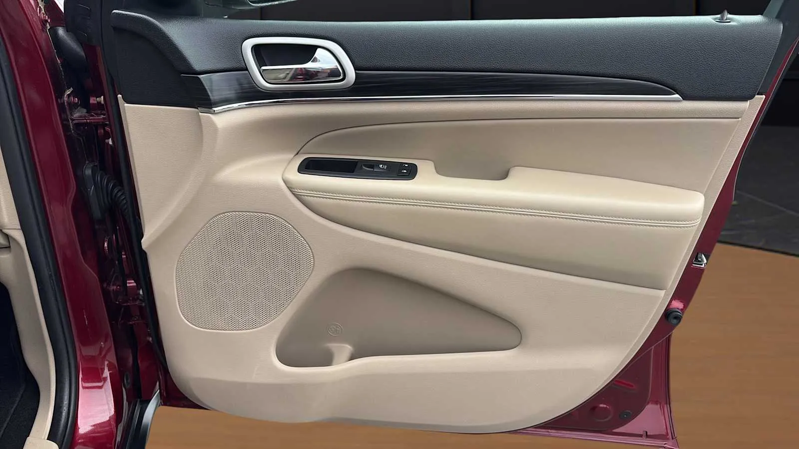 Jeep Grand Cherokee photo 28