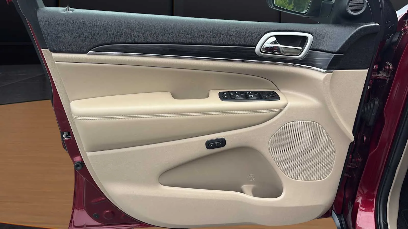 Jeep Grand Cherokee photo 21