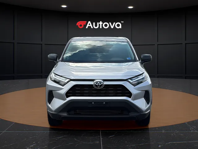 Toyota RAV4 photo 8