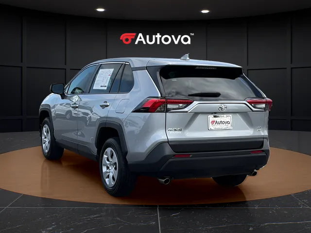 Toyota RAV4 photo 3