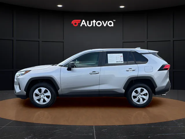 Toyota RAV4 photo 2