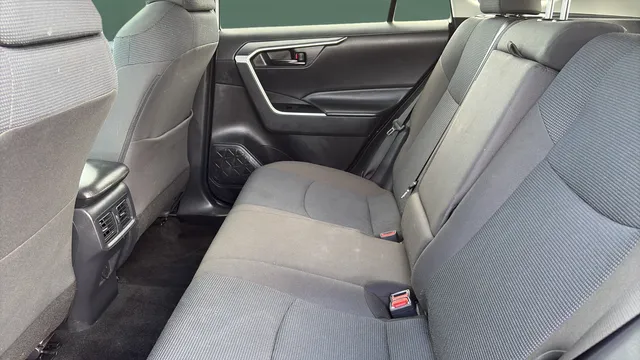 Toyota RAV4 photo 18