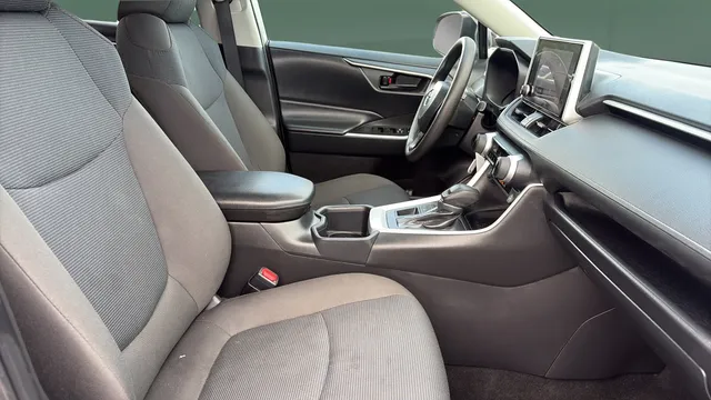 Toyota RAV4 photo 24