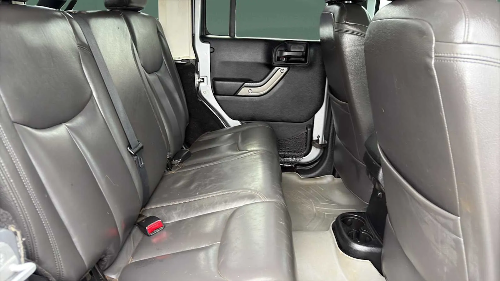 Jeep Wrangler photo 22