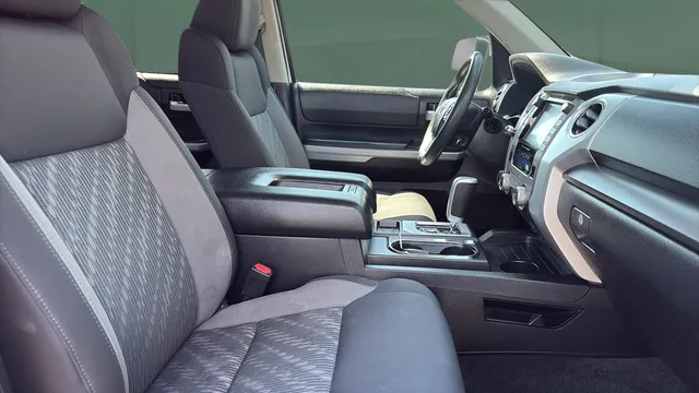 Toyota Tundra photo 24