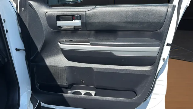 Toyota Tundra photo 23