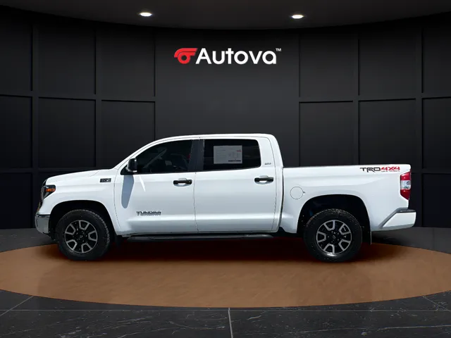 Toyota Tundra photo 2
