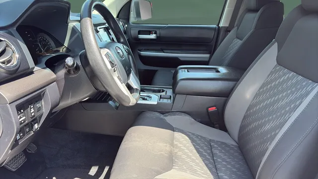 Toyota Tundra photo 17
