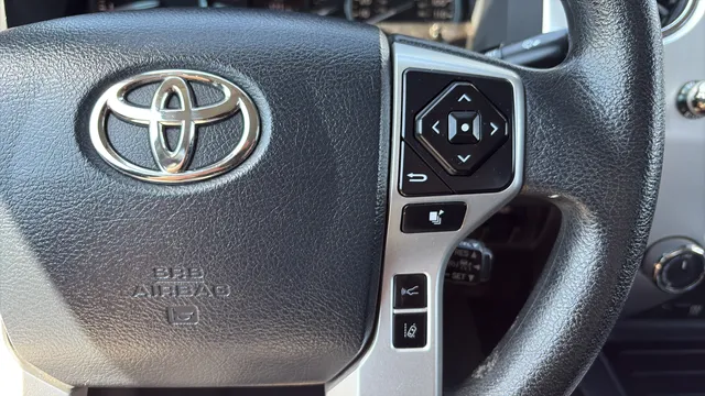 Toyota Tundra photo 10