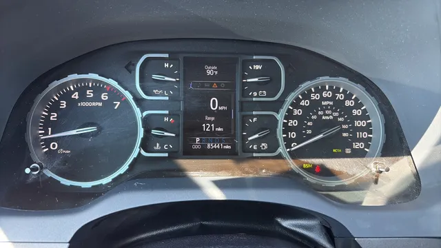 Toyota Tundra photo 11
