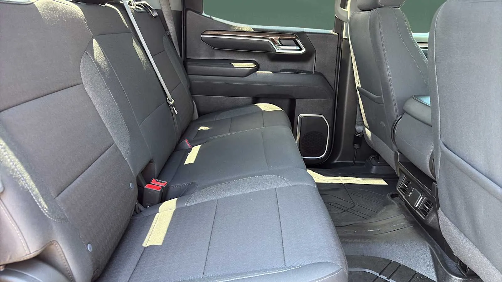 Chevrolet Silverado photo 27