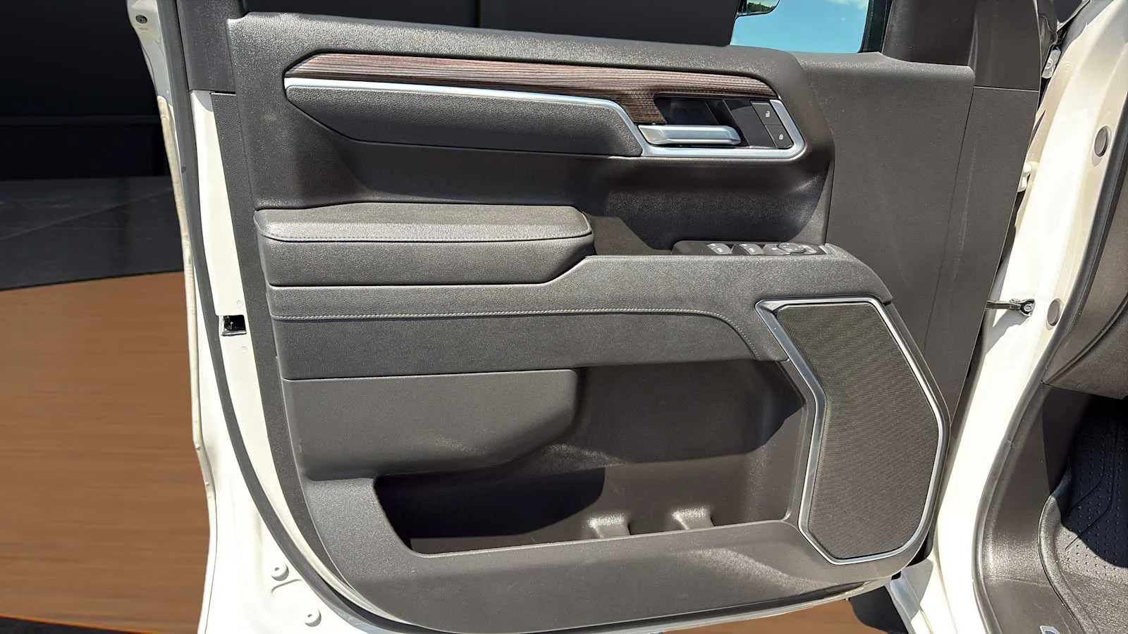 Chevrolet Silverado photo 21
