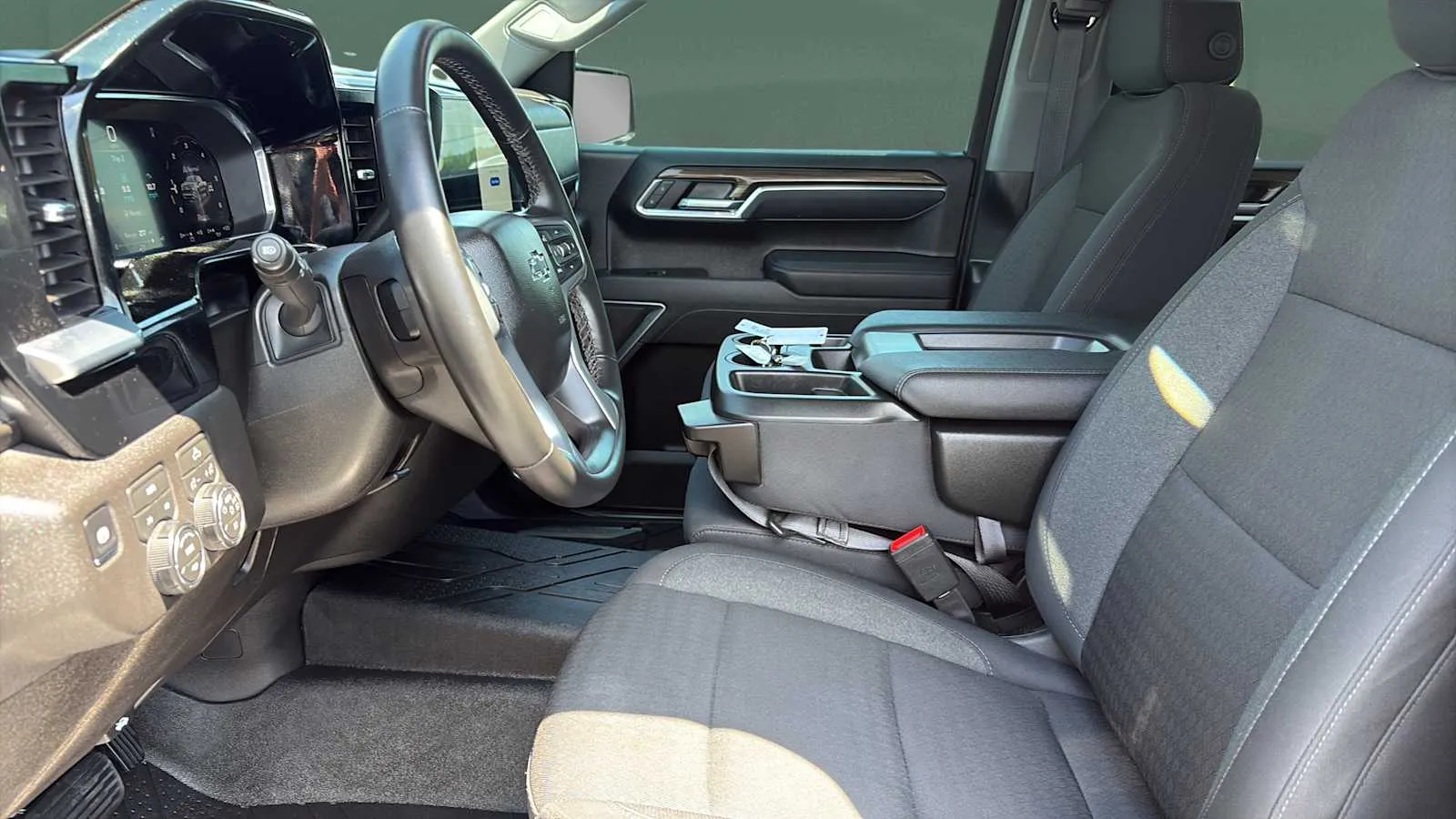 Chevrolet Silverado photo 22