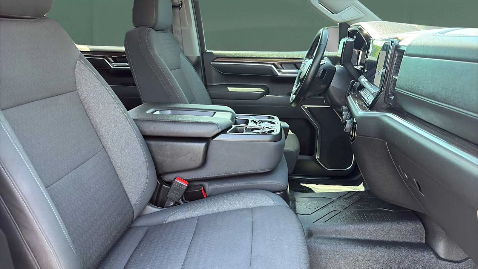 Chevrolet Silverado photo 29