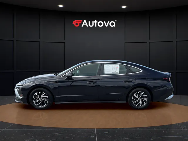 Hyundai Sonata photo 2