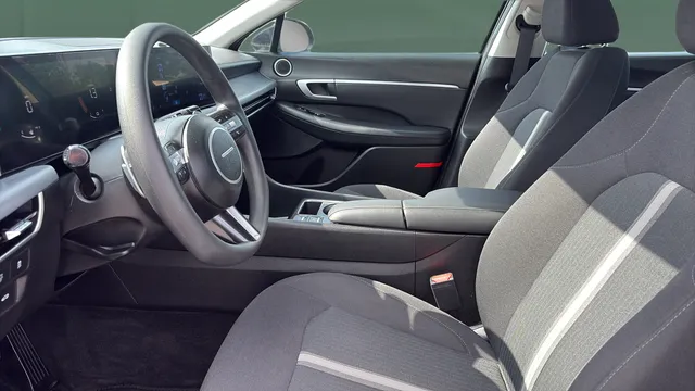 Hyundai Sonata photo 17