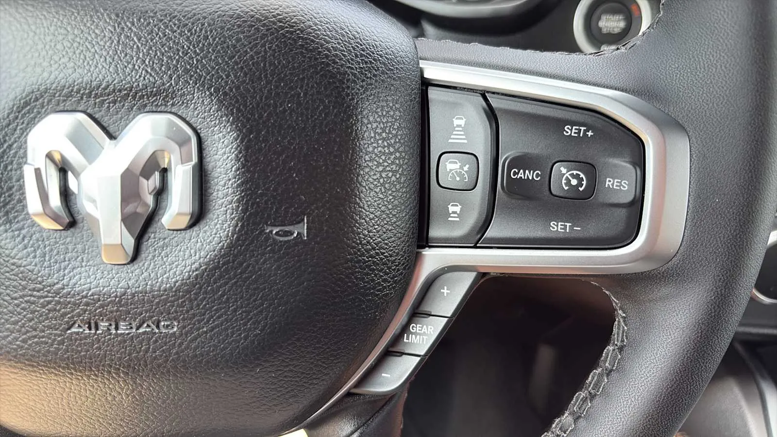 Ram 1500 photo 10