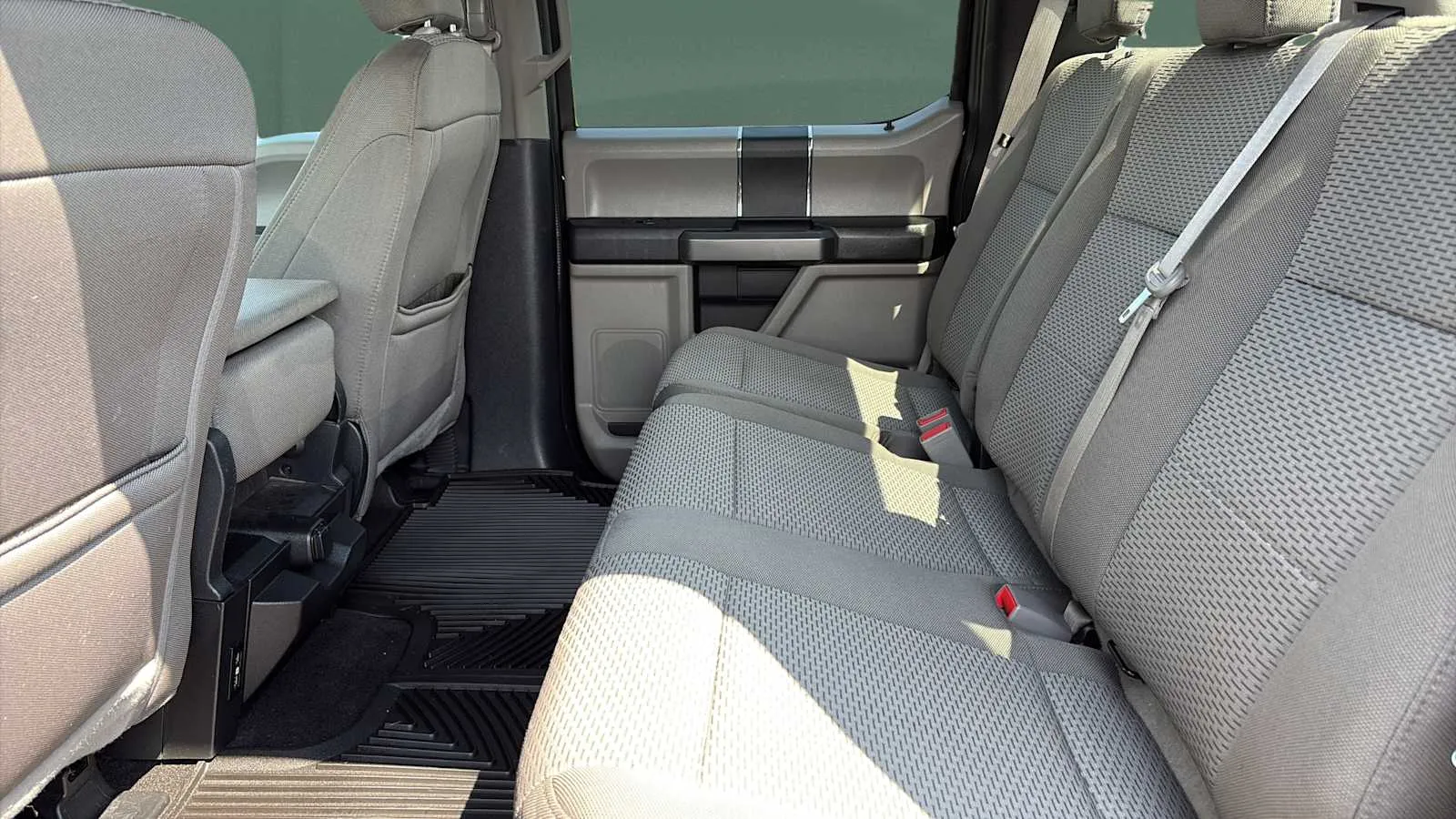 Ford F-150 photo 18