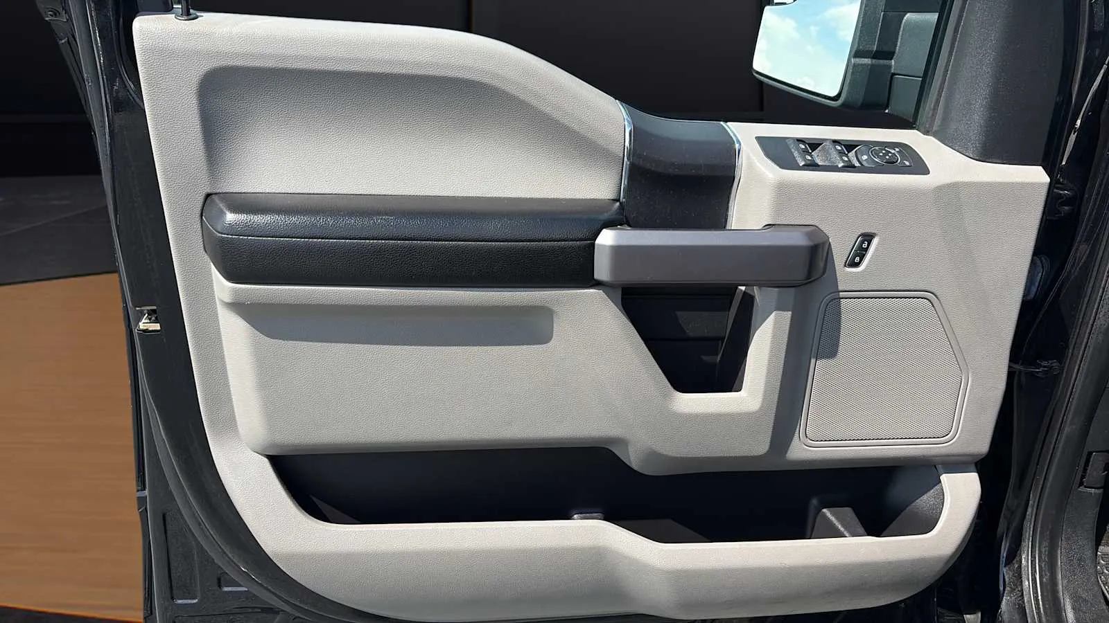 Ford F-150 photo 16
