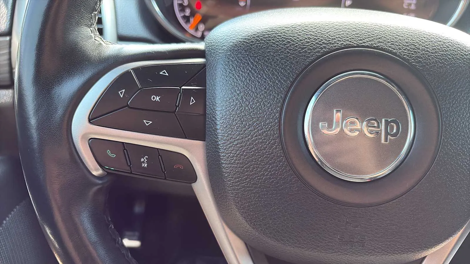 Jeep Grand Cherokee photo 9